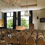Seafield & Resort 4*