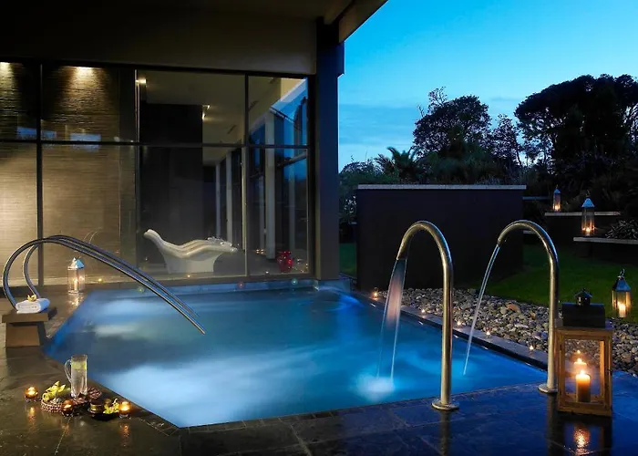 Seafield & Курортный комплекс 4*