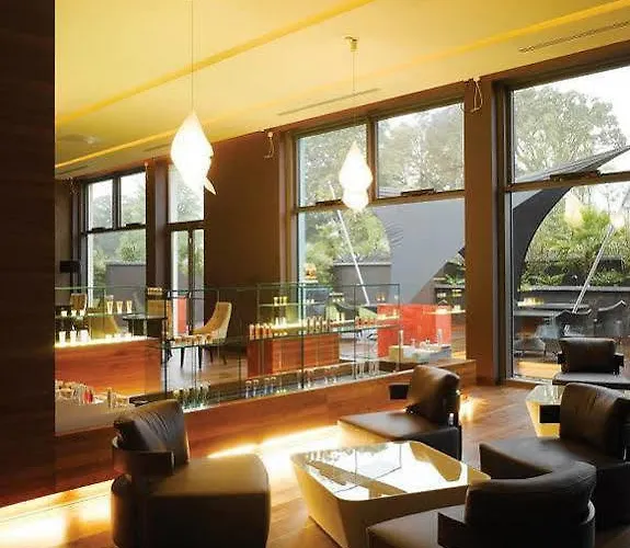 Курортный комплекс Seafield & 4*